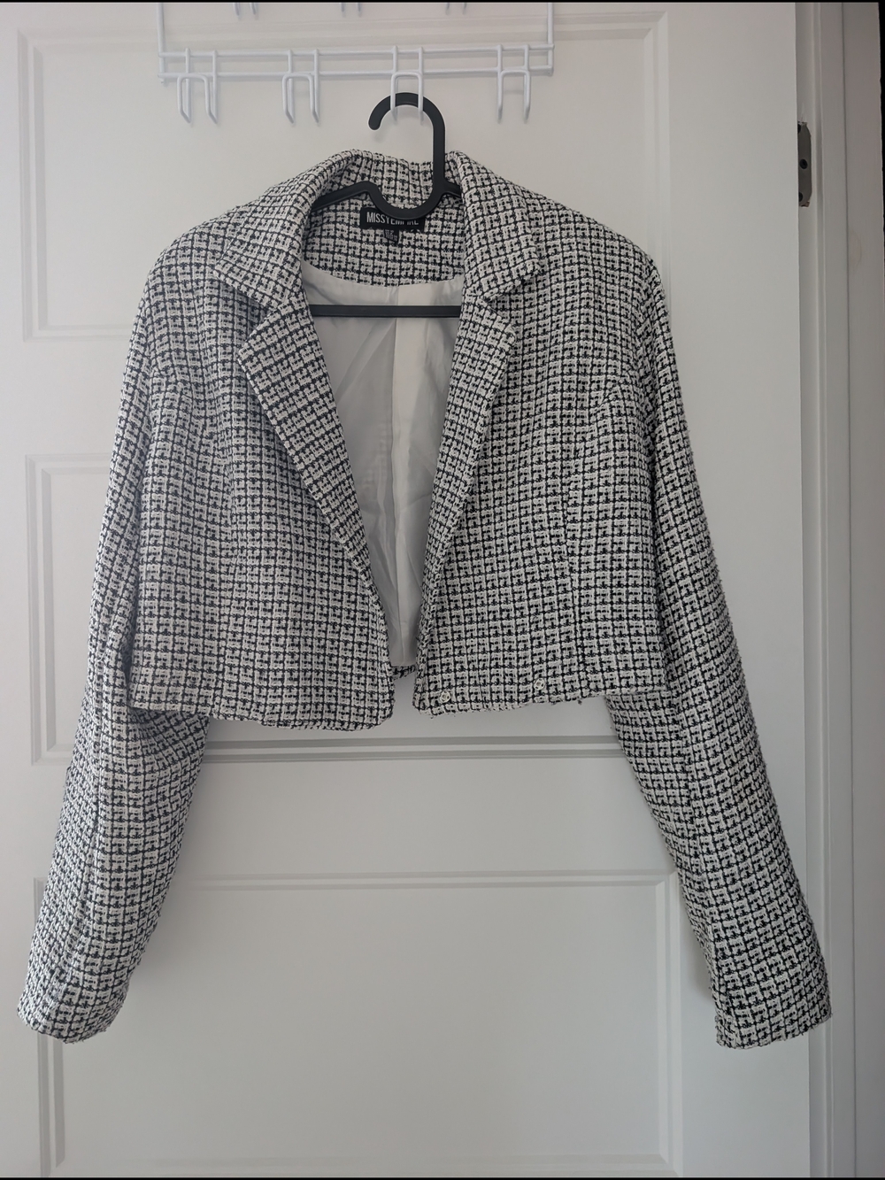 Missy Empire Black and White Tweed Cropped Blazer With Collar